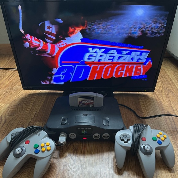 [SOLD] Nintendo 64 Video Game Bundle Vintage - Picture 2 of 4